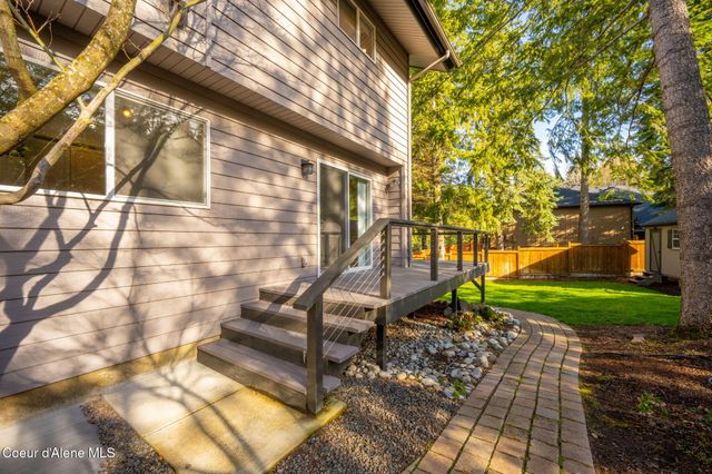 2885 E Point Hayden DR, Hayden Lake, ID 83835