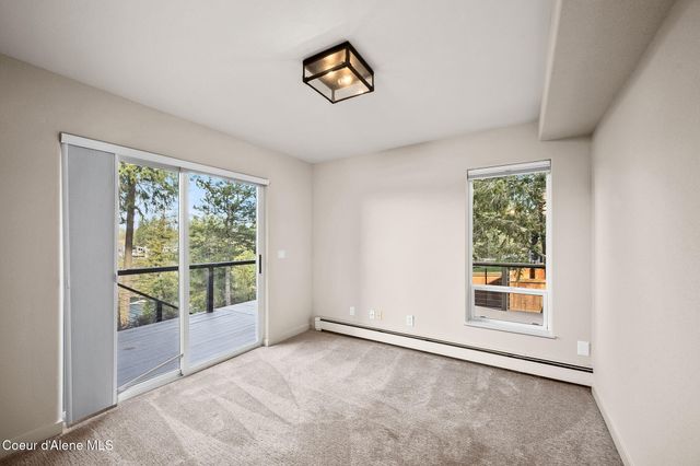 2885 E Point Hayden DR, Hayden Lake, ID 83835