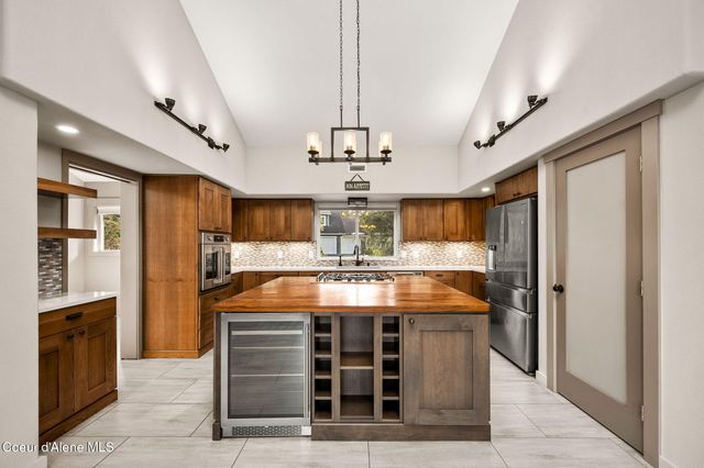 2885 E Point Hayden DR, Hayden Lake, ID 83835