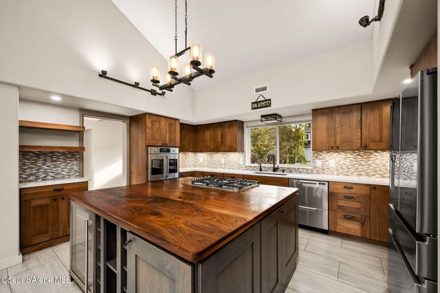 2885 E Point Hayden DR, Hayden Lake, ID 83835