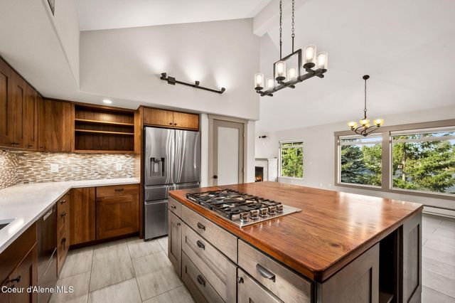 2885 E Point Hayden DR, Hayden Lake, ID 83835