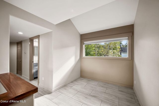 2885 E Point Hayden DR, Hayden Lake, ID 83835