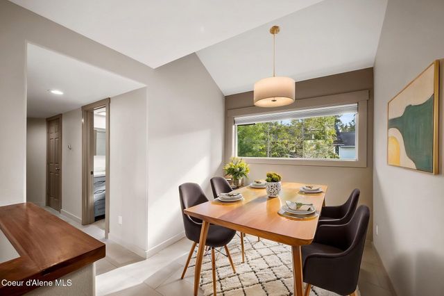 2885 E Point Hayden DR, Hayden Lake, ID 83835