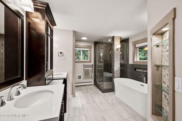 2885 E Point Hayden DR, Hayden Lake, ID 83835