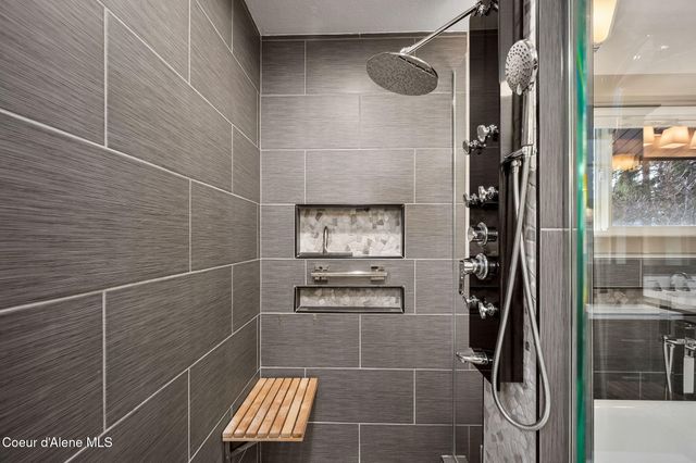 2885 E Point Hayden DR, Hayden Lake, ID 83835