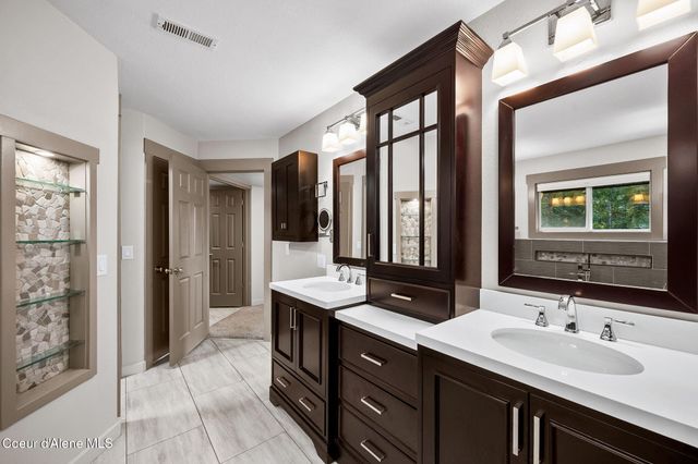 2885 E Point Hayden DR, Hayden Lake, ID 83835