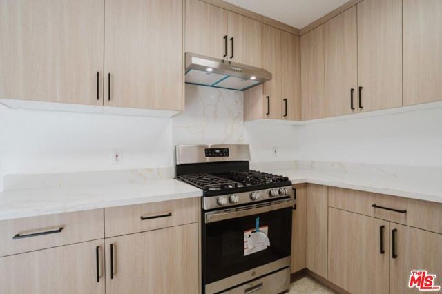 914 E Elk Avenue 3, Glendale, CA 91205