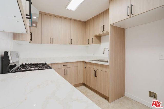 914 E Elk Avenue 3, Glendale, CA 91205
