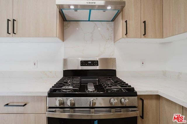 914 E Elk Avenue 3, Glendale, CA 91205