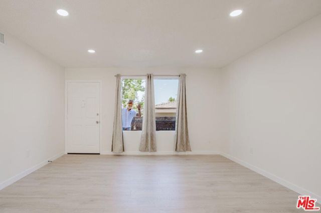 914 E Elk Avenue 3, Glendale, CA 91205