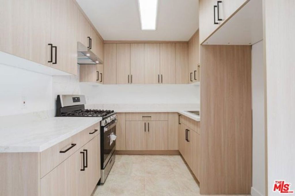 914 E Elk Avenue 3, Glendale, CA 91205