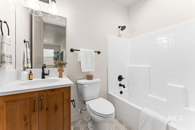 13338 N Spring Creek Way, Boise, ID 83714