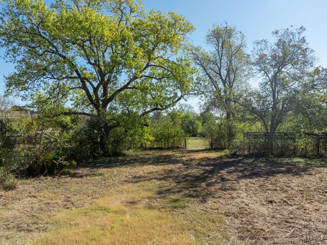 5017 Maufrais LN, Austin, TX 78744