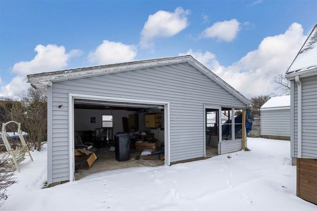 919 EVERGREEN Drive, Erie, PA 16505