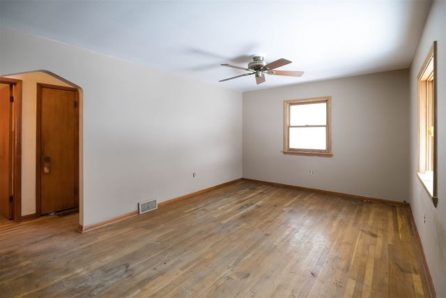 919 EVERGREEN Drive, Erie, PA 16505