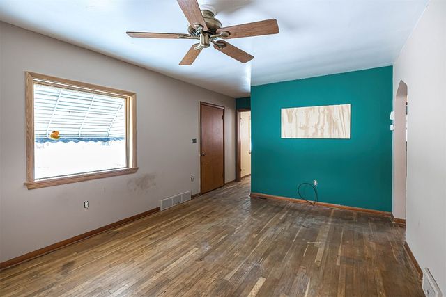 919 EVERGREEN Drive, Erie, PA 16505