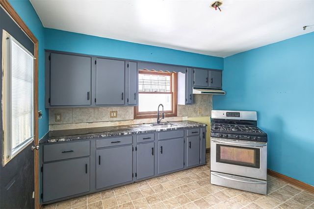 919 EVERGREEN Drive, Erie, PA 16505