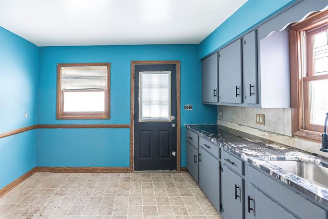 919 EVERGREEN Drive, Erie, PA 16505