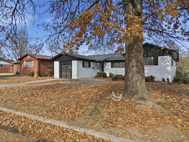 7925 E 27th Court, Tulsa, OK 74114