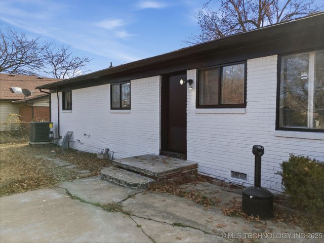 7925 E 27th Court, Tulsa, OK 74114