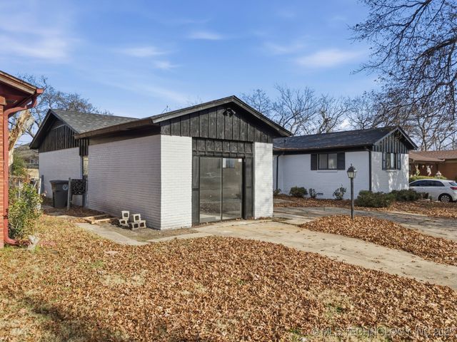 7925 E 27th Court, Tulsa, OK 74114