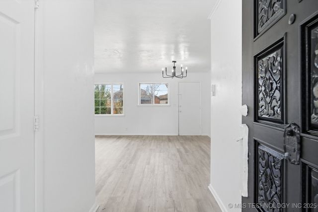 7925 E 27th Court, Tulsa, OK 74114