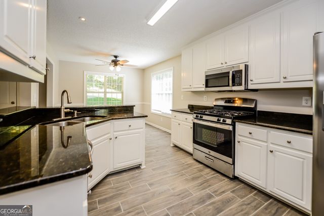 1017 Crown River Parkway, Mcdonough, GA 30252