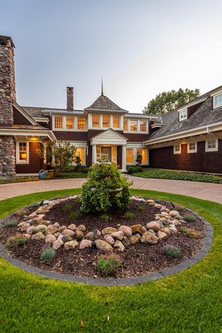 832 Country Club LANE, Onalaska, WI 54650