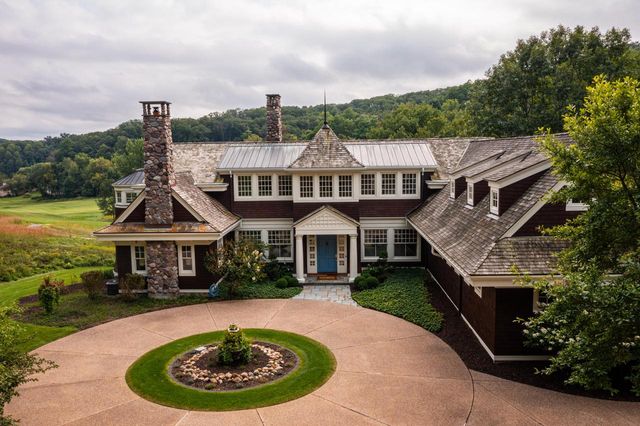 832 Country Club LANE, Onalaska, WI 54650