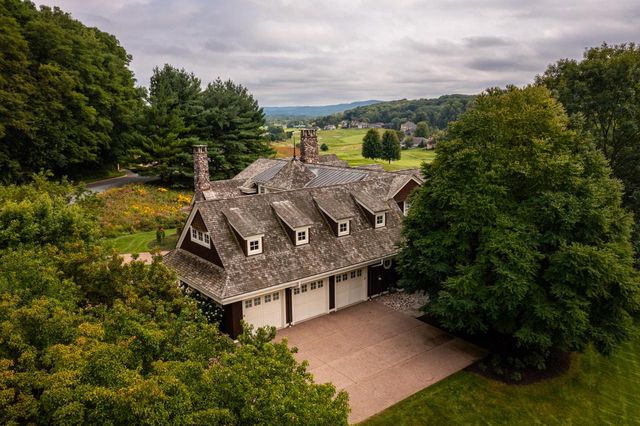 832 Country Club LANE, Onalaska, WI 54650