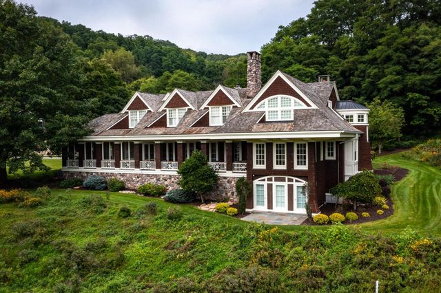 832 Country Club LANE, Onalaska, WI 54650