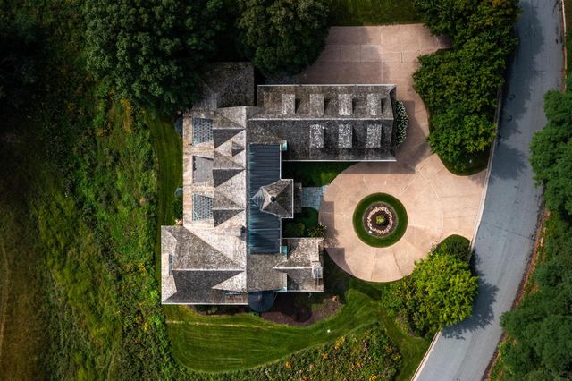 832 Country Club LANE, Onalaska, WI 54650