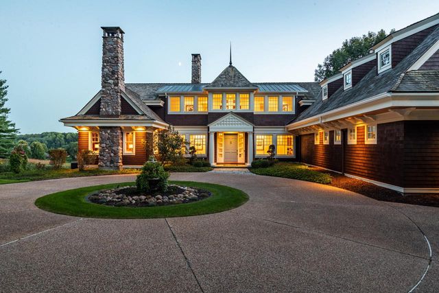 832 Country Club LANE, Onalaska, WI 54650