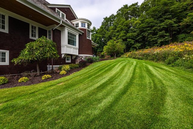 832 Country Club LANE, Onalaska, WI 54650