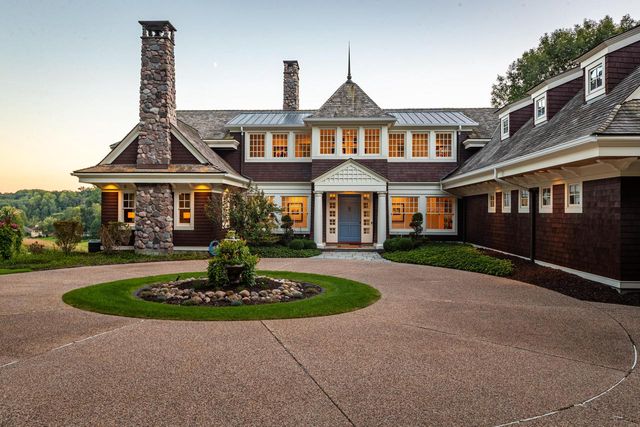 832 Country Club LANE, Onalaska, WI 54650