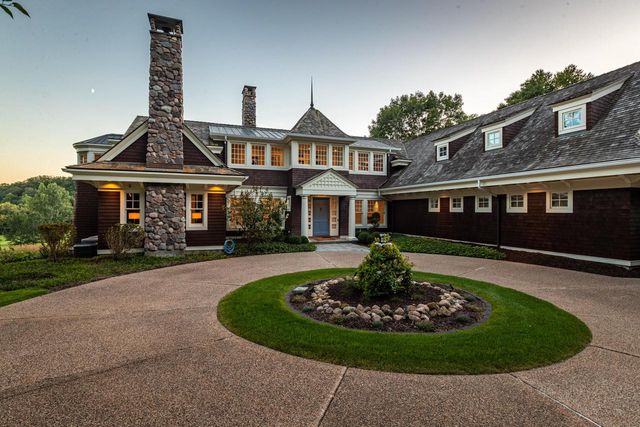 832 Country Club LANE, Onalaska, WI 54650