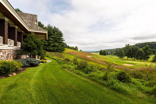 832 Country Club LANE, Onalaska, WI 54650