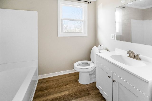 813 Country Club Dr, Clarksville, TN 37043