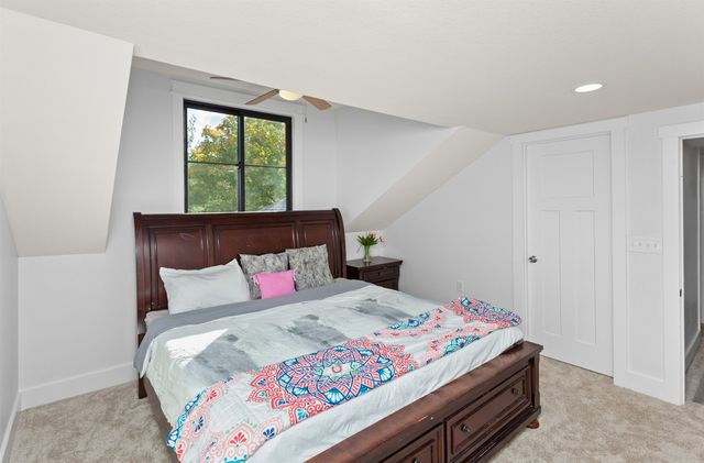5920 Village Circle, Johnston, IA 50131