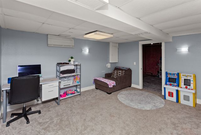 5920 Village Circle, Johnston, IA 50131