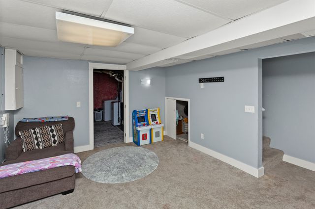 5920 Village Circle, Johnston, IA 50131