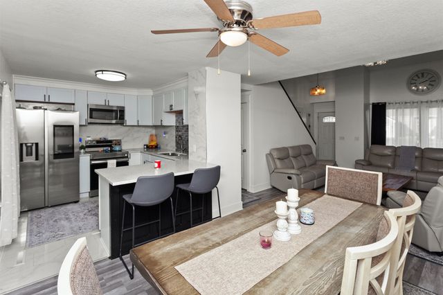 5920 Village Circle, Johnston, IA 50131