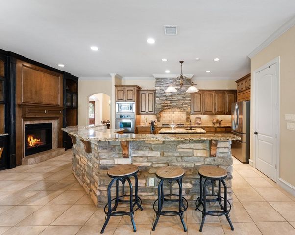 3907 Rayford Road, Spring, TX 77386