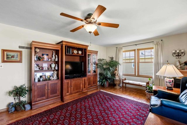 809 Grove Street, Beaver Dam, WI 53916