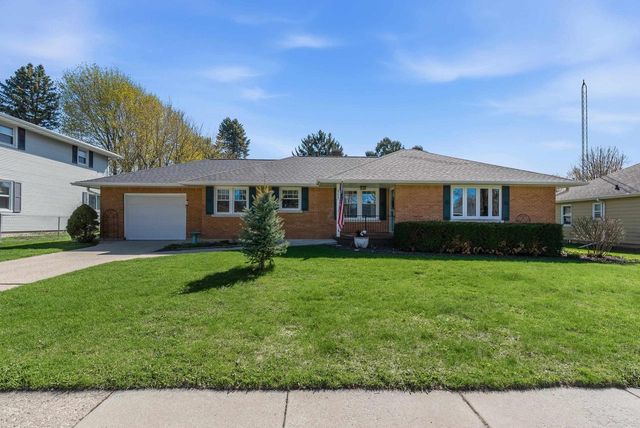 809 Grove Street, Beaver Dam, WI 53916