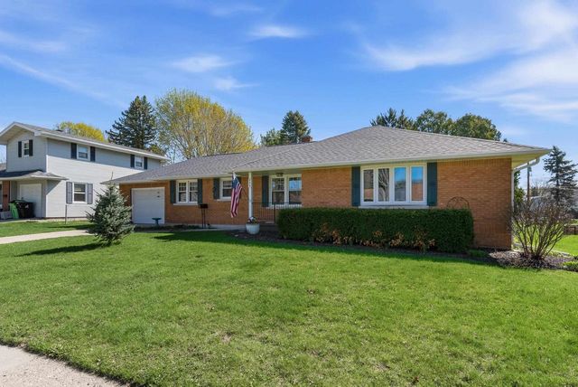 809 Grove Street, Beaver Dam, WI 53916