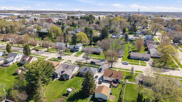 809 Grove Street, Beaver Dam, WI 53916