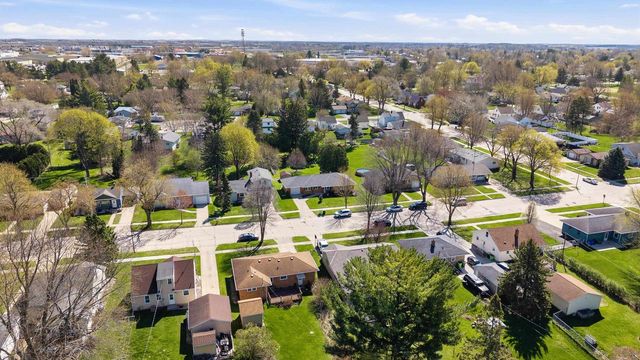 809 Grove Street, Beaver Dam, WI 53916