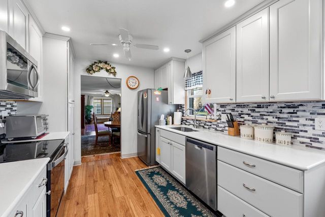 809 Grove Street, Beaver Dam, WI 53916