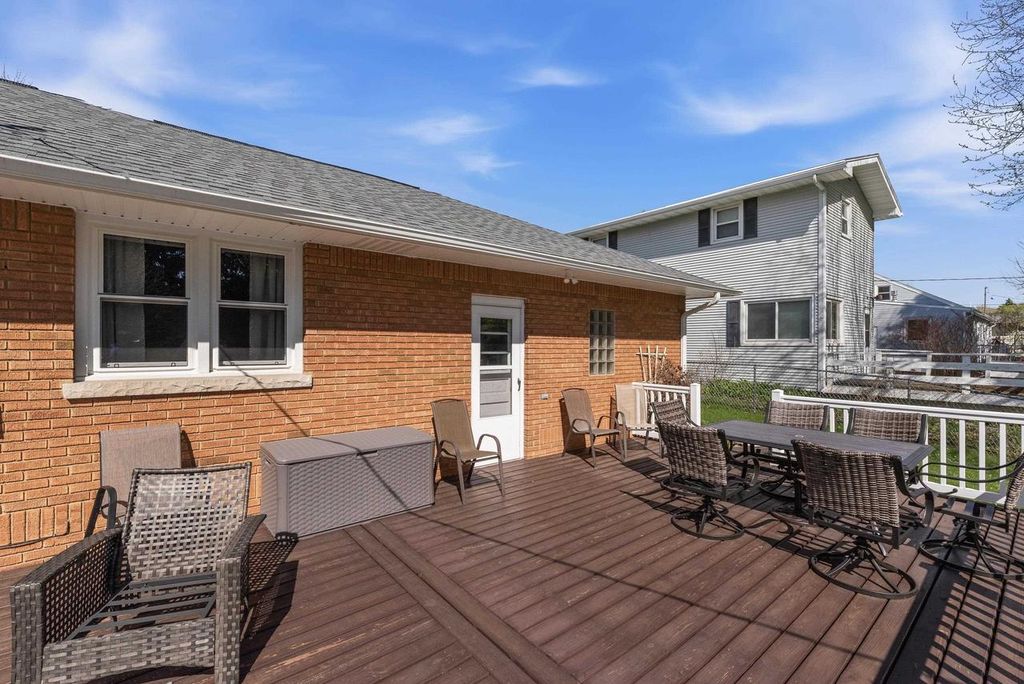 809 Grove Street, Beaver Dam, WI 53916